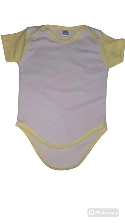 Body de BB Manga Corta Amarillo Acabado de Exportación, Personalizable con Sublimación, DTF, Serigrafía, Bordado y Vinyl. Hecho de Jersey Spun con Gamuza Pima Copy Copy Copy