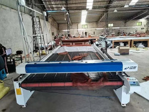 CNC Laser CO2 1610 con proyector para corte de patrones textiles