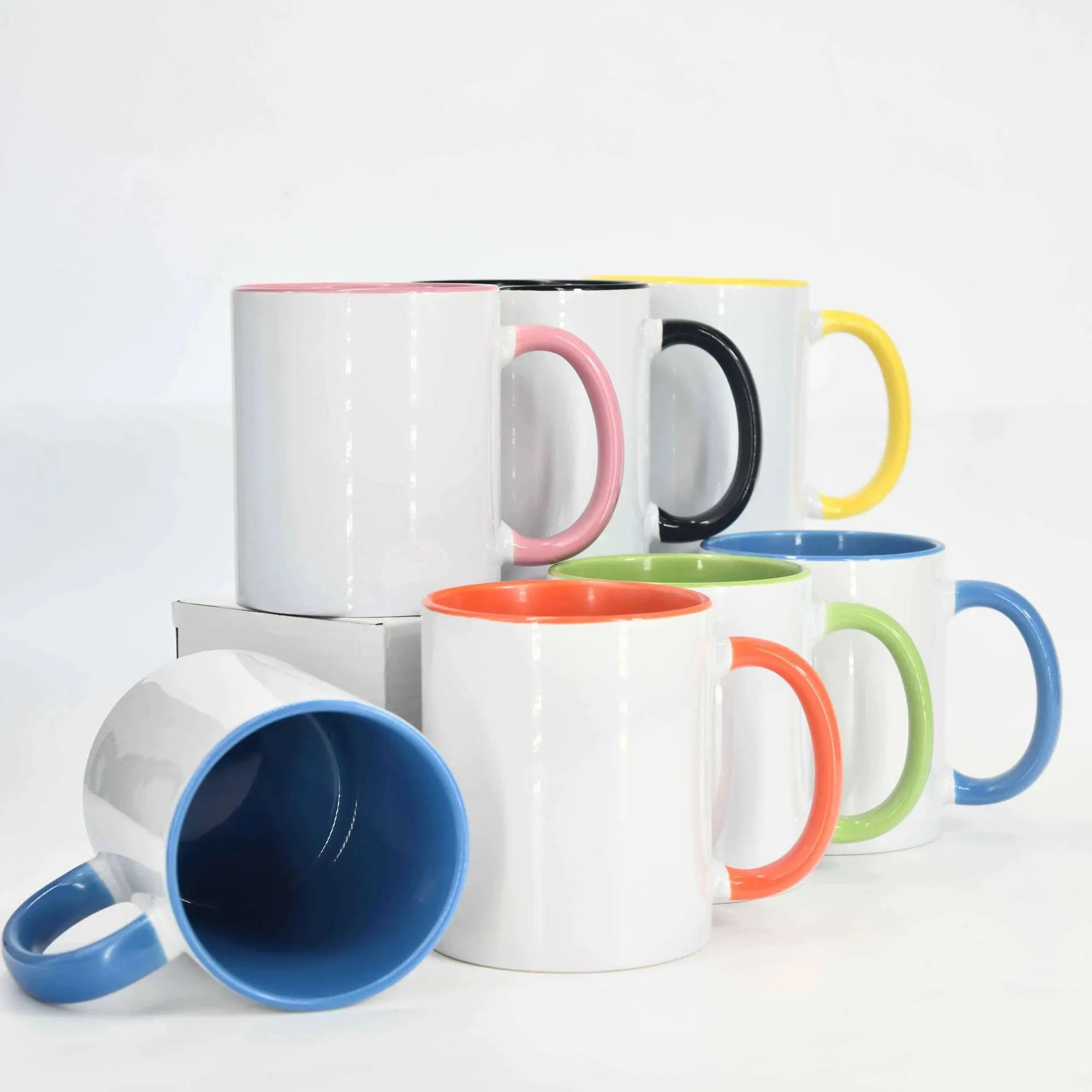 Taza con asa e interior de color celeste 11oz
