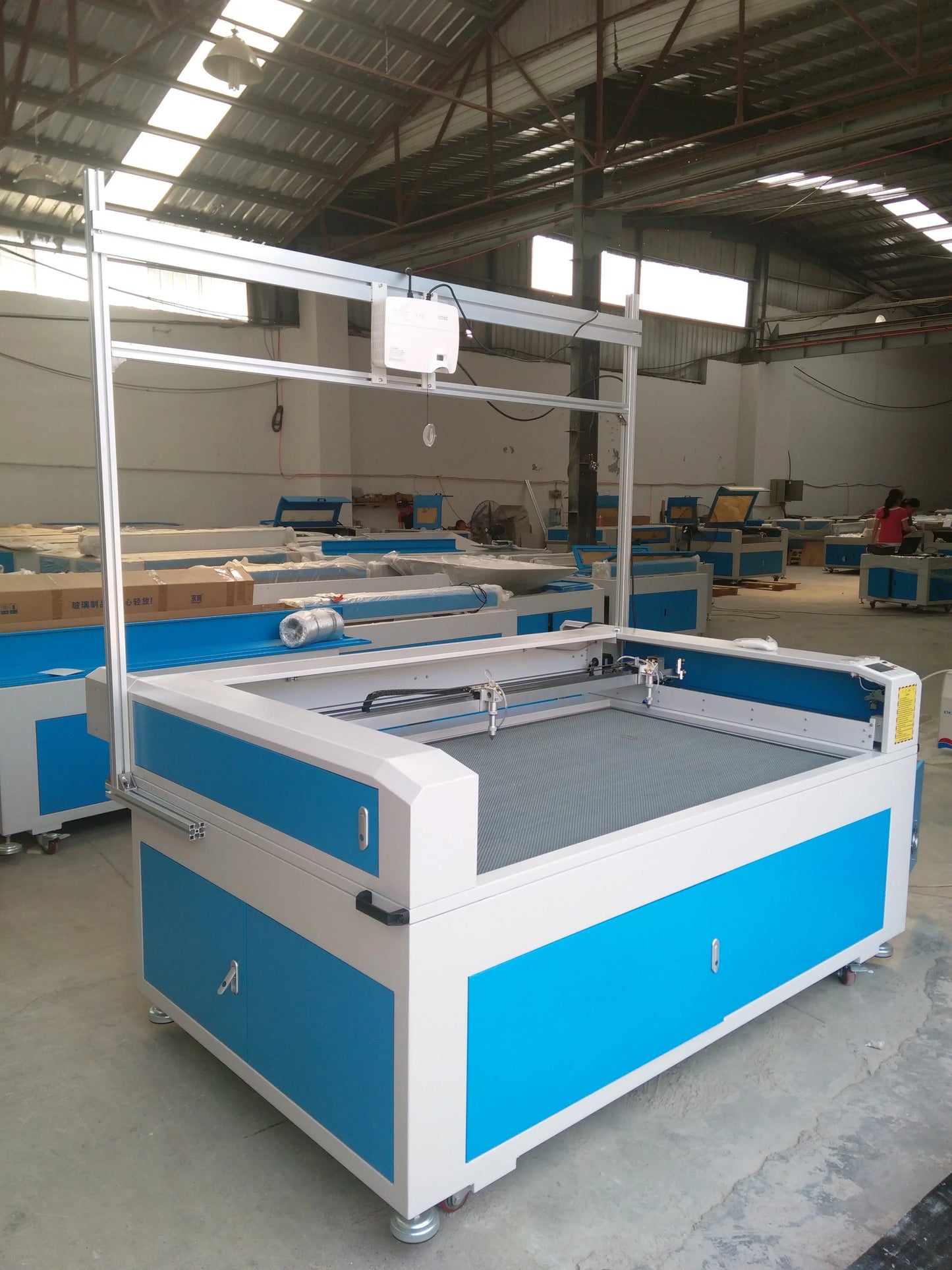  CNC Laser CO2 1810 con proyector